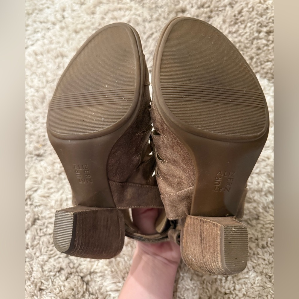 Naturalizer Talan Slingback Heels - Picture 8 of 9